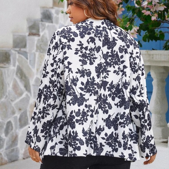 EUC Black/White Floral Lightweight 2XL SHEIN - Picture 9 of 13
